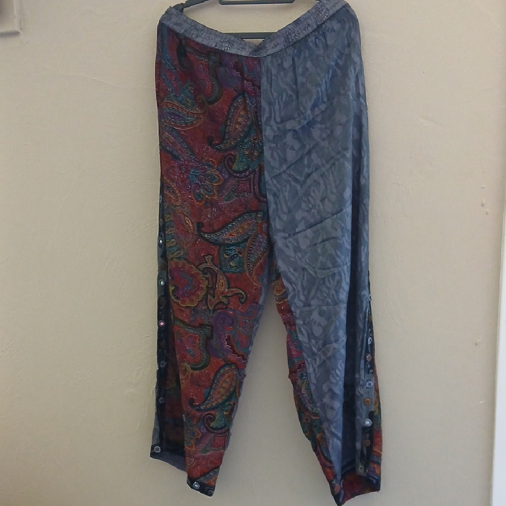 Tienda HO‎ Boho Red and Blue Wide Leg Pants with Asymmetrical Design